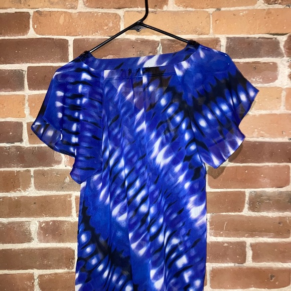 EXPRESS Women’s size small shear blue and black top - Picture 1 of 3